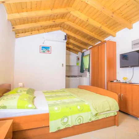 Latin Guest house *
